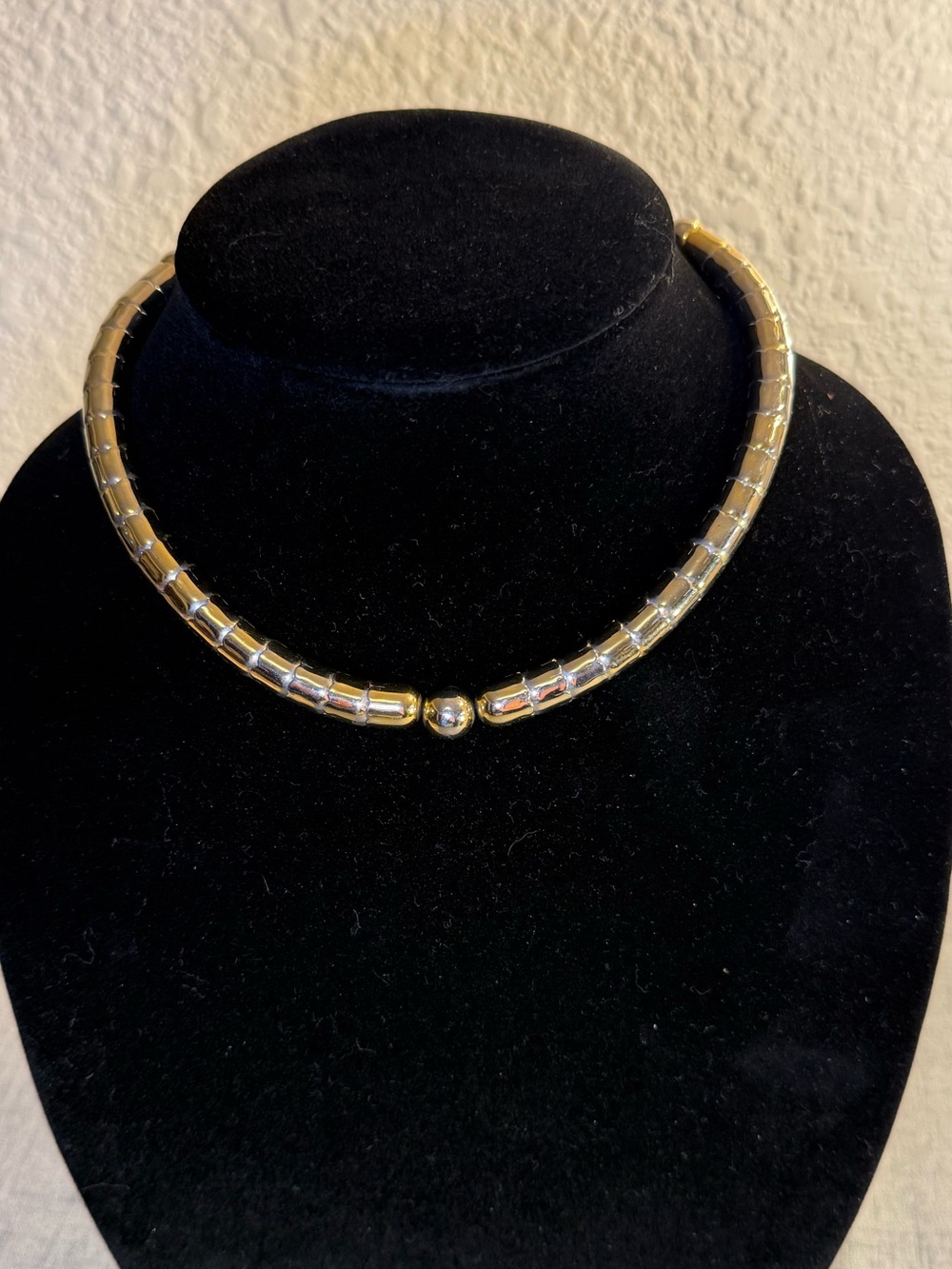 Vintage 80s Tubogas Omega Necklace Attributed to Monet Ball Bead Choker w\charm - Picture 2 of 9